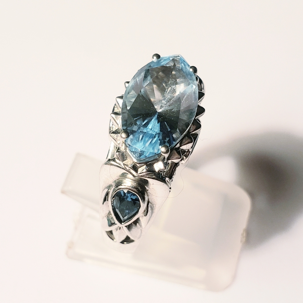 Rare and Vintage Estate Victoria Wieck Genuine Sky Blue Topaz Ring - Picture 5 of 16